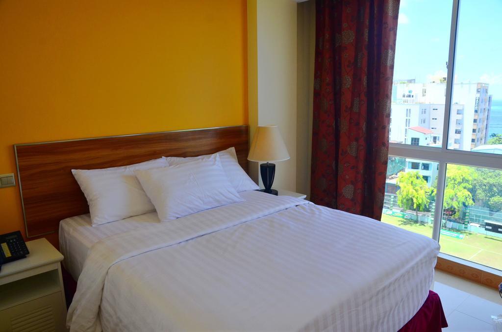The Melrose Hotel Male Room photo